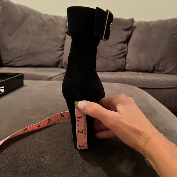 Gucci black suede ankle boots with gold buckle - Picture 10 of 10